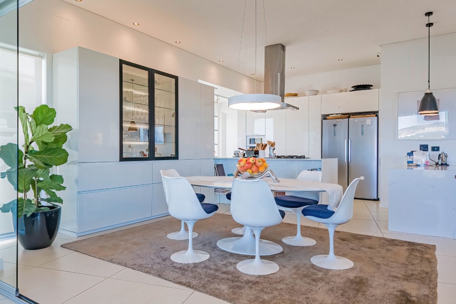 4 Bedroom Property for Sale in Whale Rock Western Cape